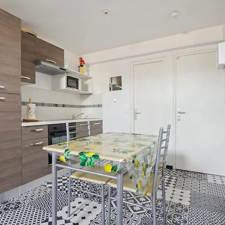 Downtown With Garage Parking Appartamento Charleville-Mézières