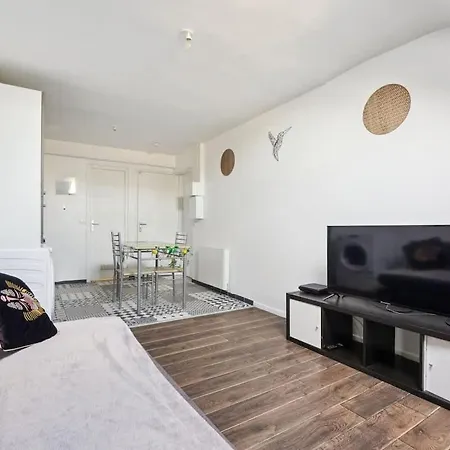 Downtown With Garage Parking Apartman *