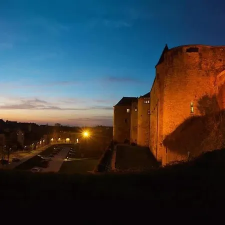 Downtown With Garage Parking * Charleville-Mézières