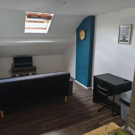 Downtown With Garage Parking Apartman