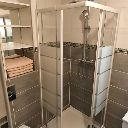 Apartman Downtown With Garage Parking