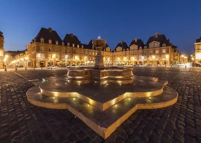 Downtown With Garage Parking Lägenhet