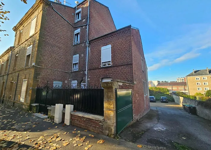 Lägenhet Downtown With Garage Parking *