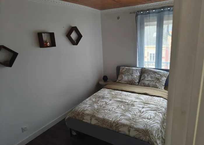 Downtown With Garage Parking Lägenhet