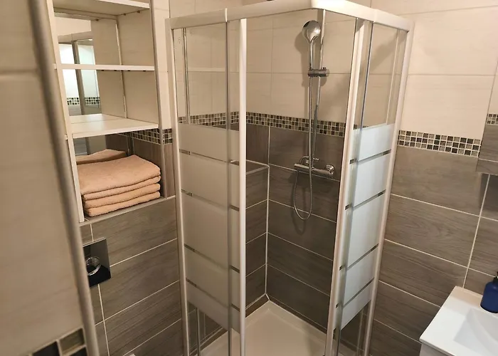 Lägenhet Downtown With Garage Parking